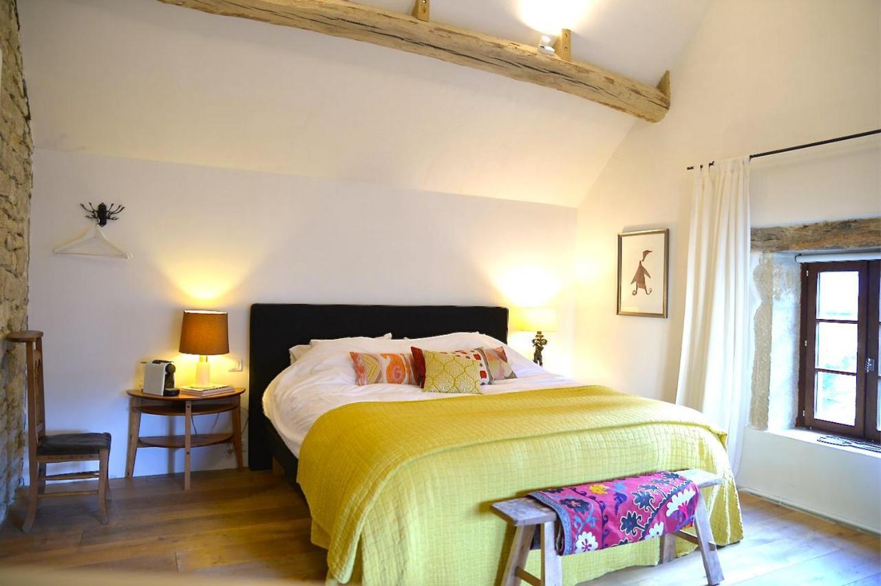 Bed and Breakfast La Cour Des Delices Gigny  Екстер'єр фото
