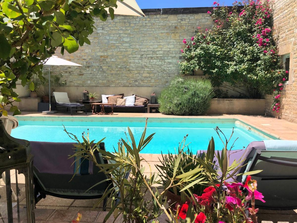 Bed and Breakfast La Cour Des Delices Gigny  Екстер'єр фото