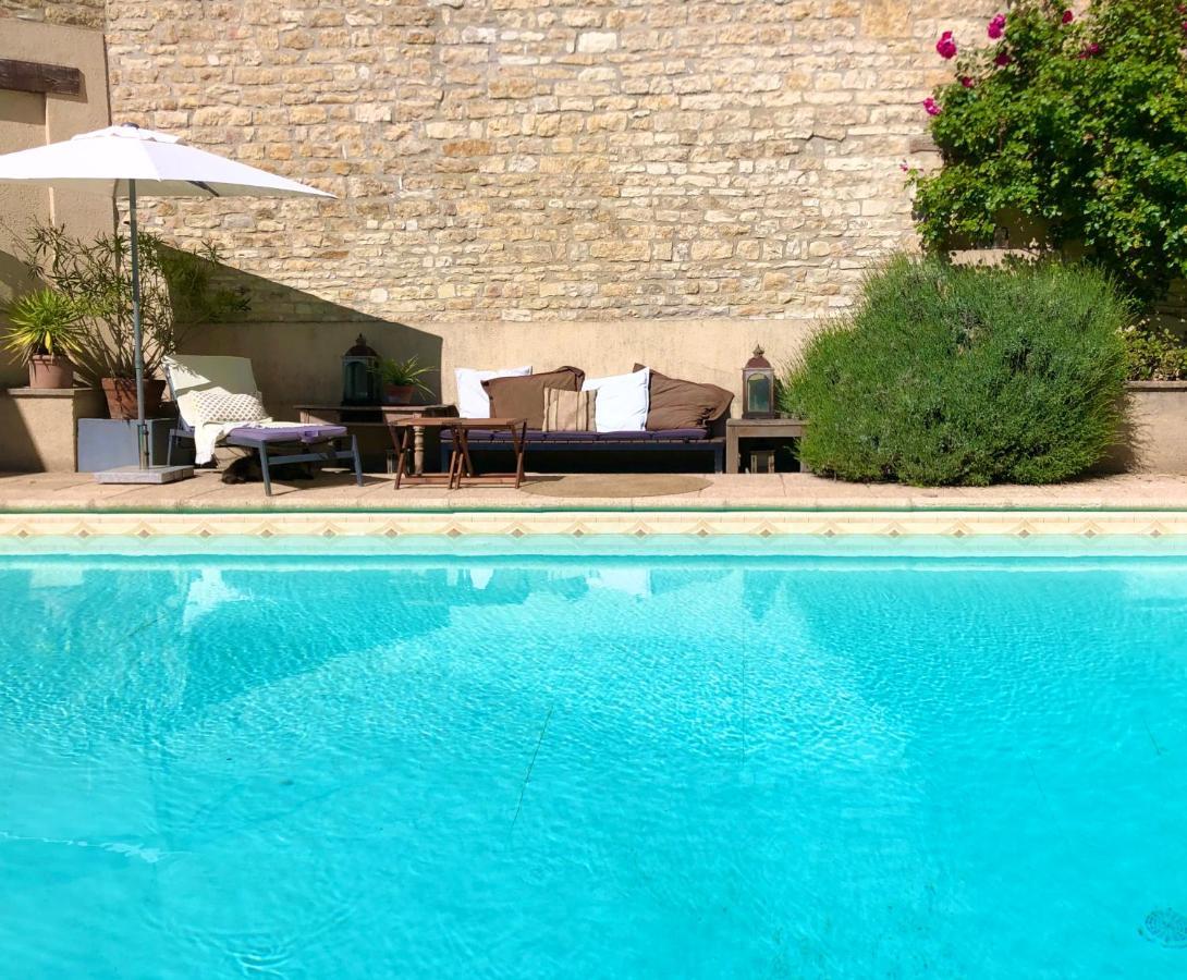 Bed and Breakfast La Cour Des Delices Gigny  Екстер'єр фото