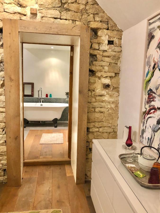 Bed and Breakfast La Cour Des Delices Gigny  Екстер'єр фото