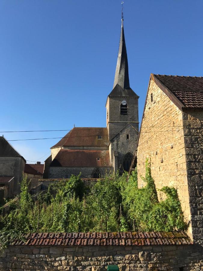 Bed and Breakfast La Cour Des Delices Gigny  Екстер'єр фото